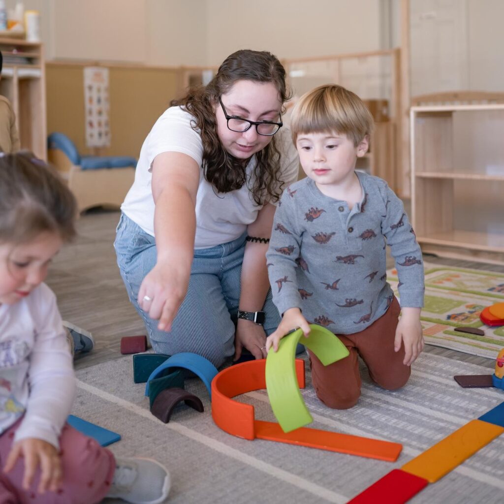 Following the Child: Responding to Curiosity in the Moment 5 Following the Child: Responding to Curiosity in the Moment